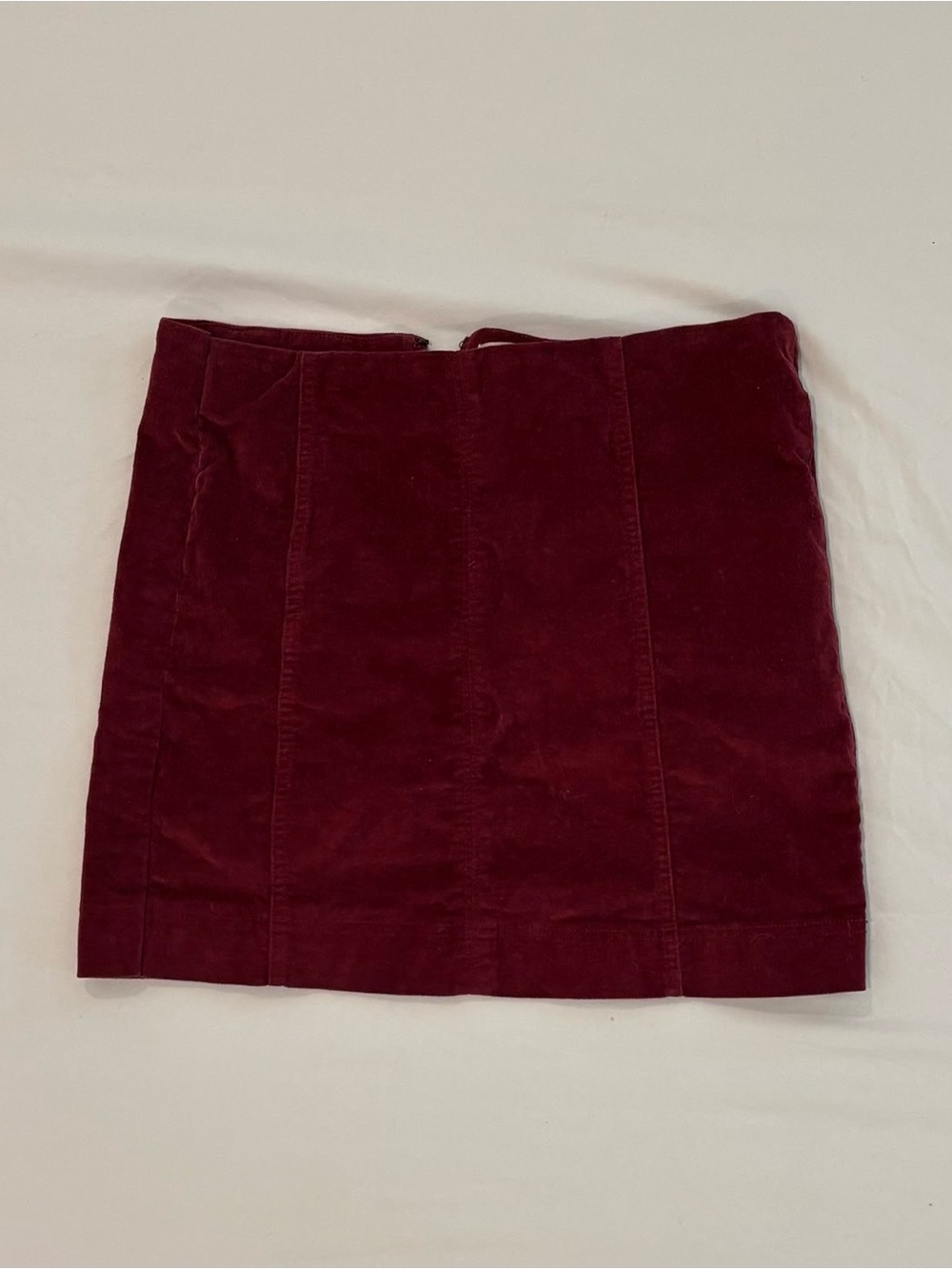 Jolt Corduroy Mini Skirt in Burgundy